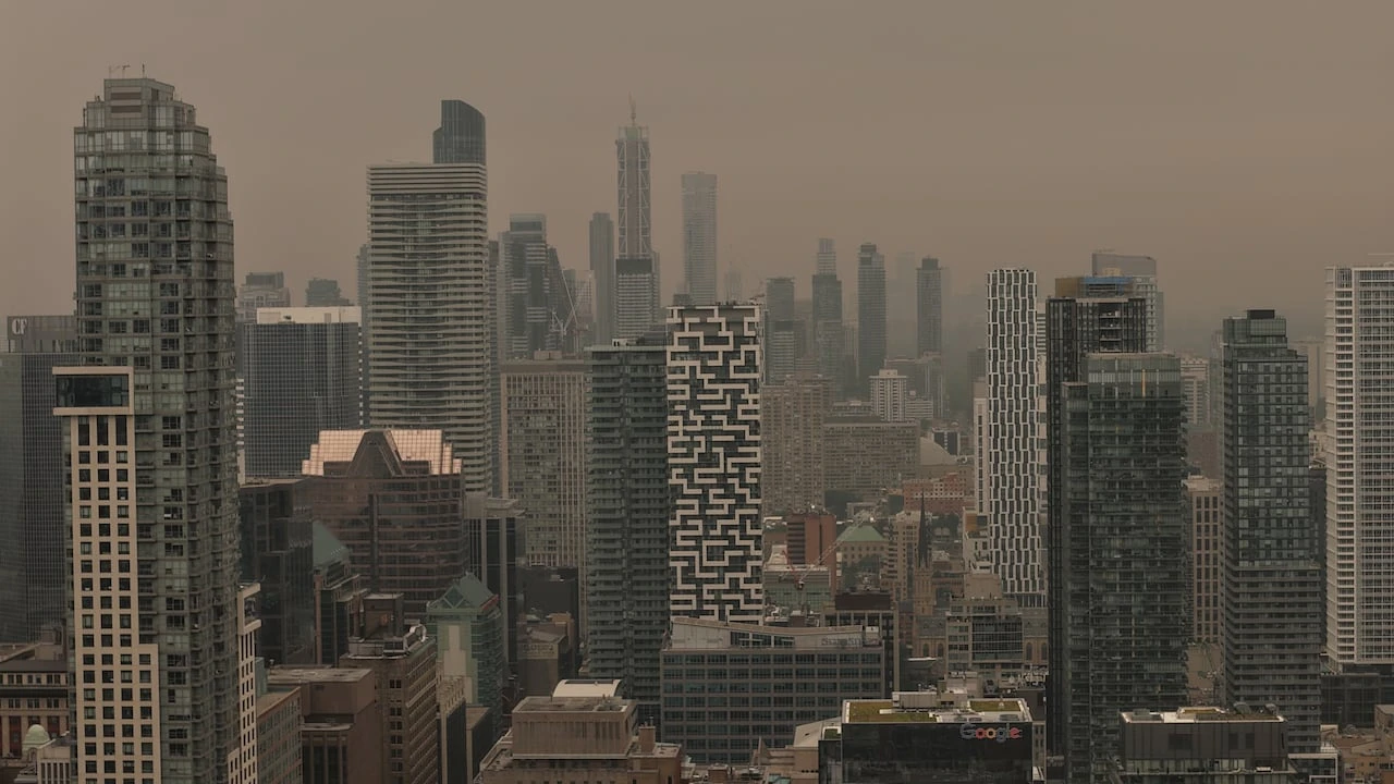 How Toronto's wildfire smoke and air quality are impacting the city's most vulnerable