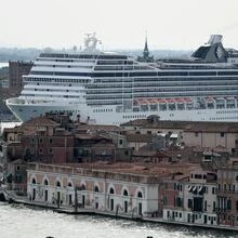 Venice risks being put on endangered list if it doesn't ban cruise ships, says UN agency