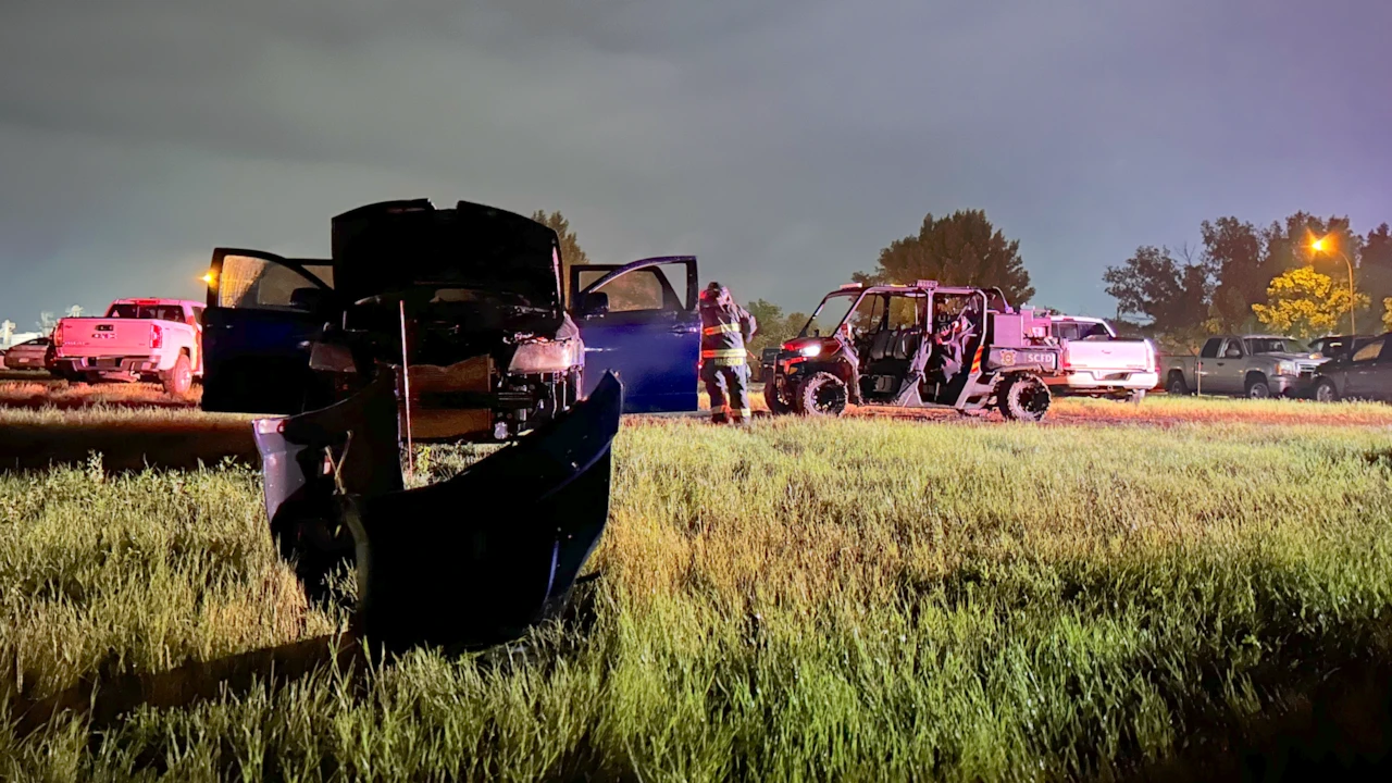 Vehicle ignites during fireworks show in Swift Current, Sask.