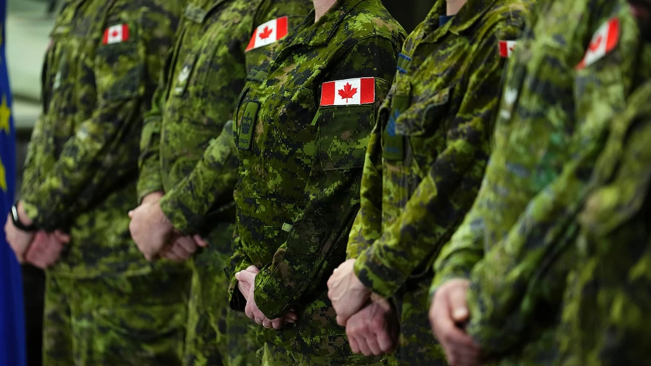 Military superiors must disclose relationships with subordinates