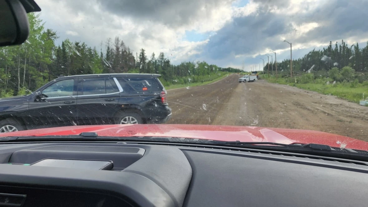 'Absolutely horrendous day' in Tataskweyak Cree Nation as wildfire destroys at least 7 homes