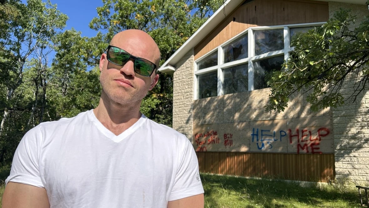 Repeat break-ins, thefts push Charleswood homeowner to decide to demolish vacant houses, clear trees