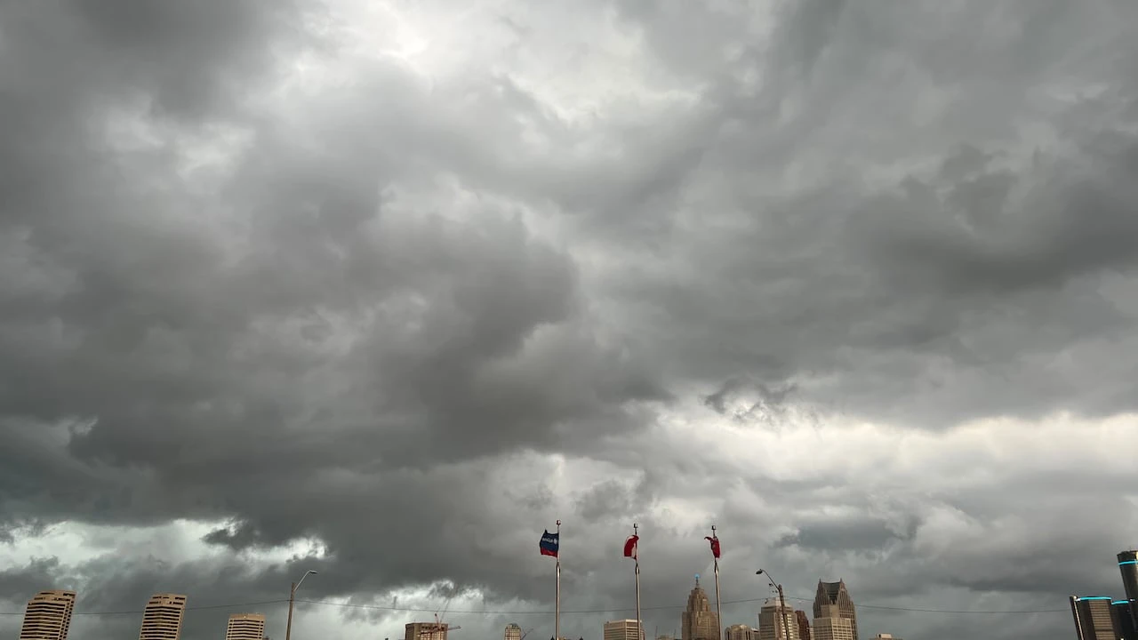Severe thunderstorm watch issued for Windsor area with hail up to toonie size possible