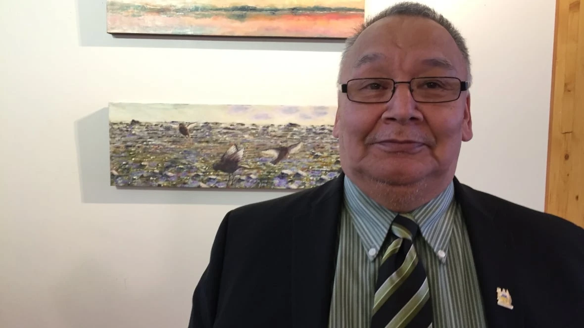 Johnny Mike to represent Pangnirtung after judicial recount