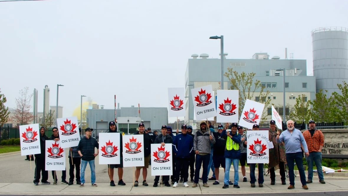 City announces tentative deal with striking water workers in Hamilton