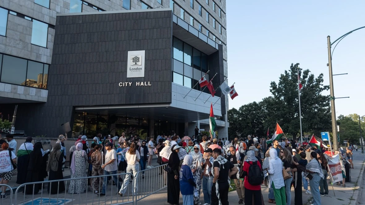 Londoners protest Israeli military escalation and killing of Palestinian journalists