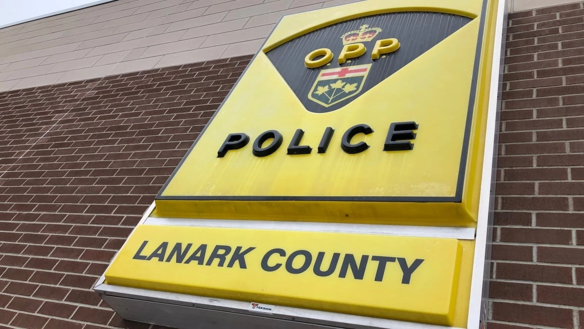 4-vehicle collision closes Highway 7 west of Perth