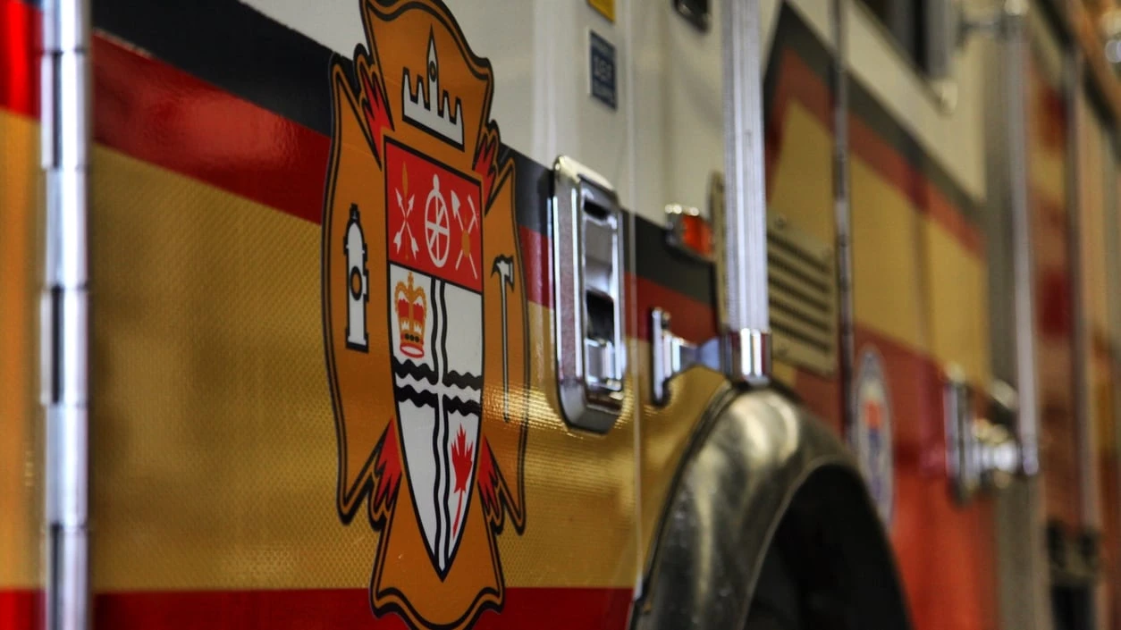 Multiple buildings burn in Metcalfe fire