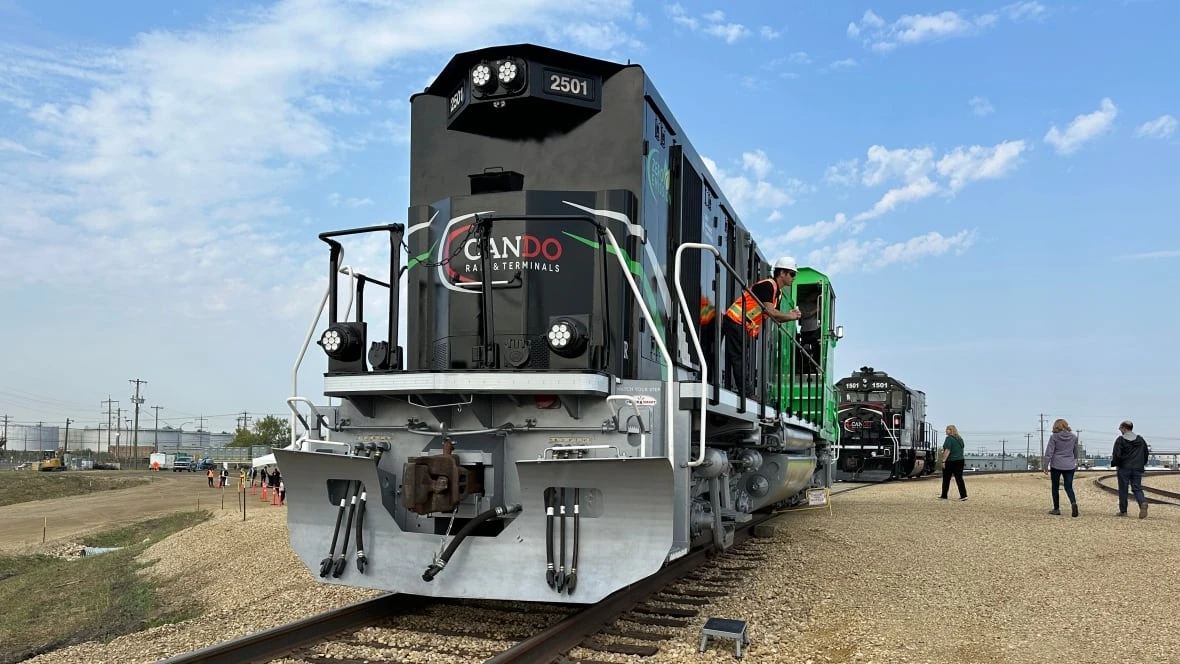 New electric-powered locomotive designed for harsh winters unveiled near Edmonton