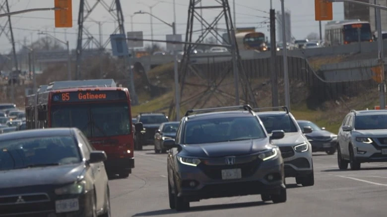 'High-stakes' list sets out Ottawa's road and transit projects for 20 years