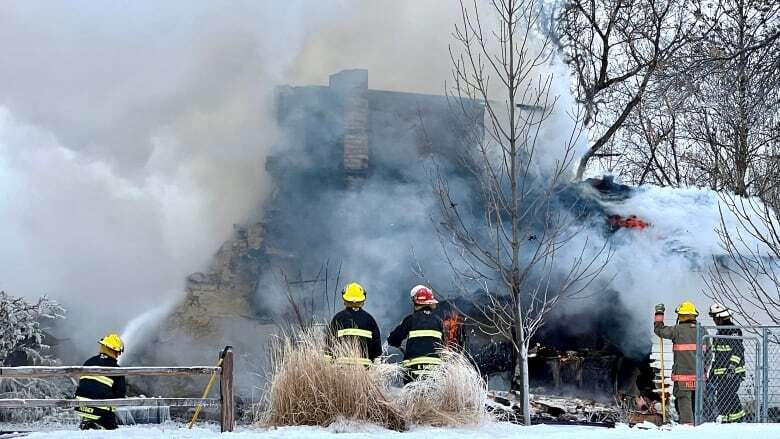 Fire destroys historic house in St. Andrews, Man.