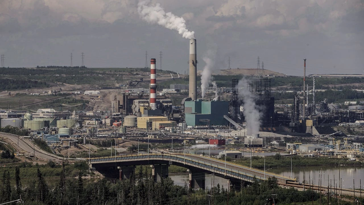 Suncor to mandate local residency for some oilsands workers
