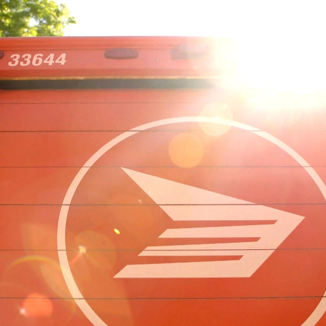 Canada Post workers return to work and hope Canadians will take up their cause