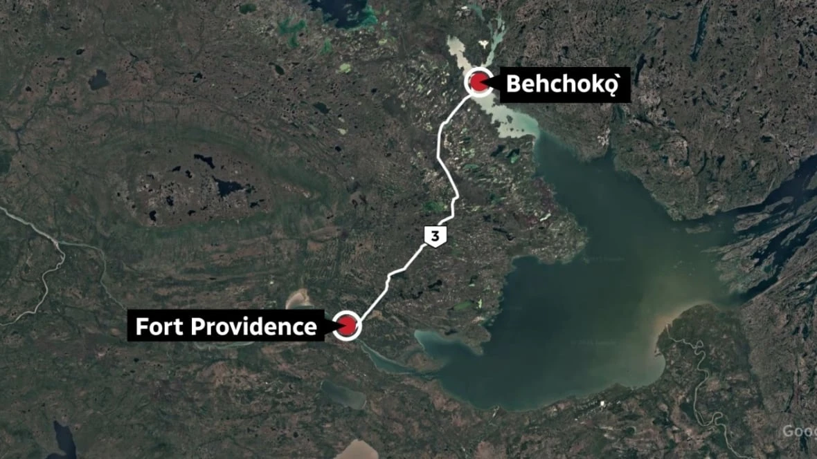 Wildfires burning along Highway 3 between Fort Providence and Behchokǫ̀, N.W.T.