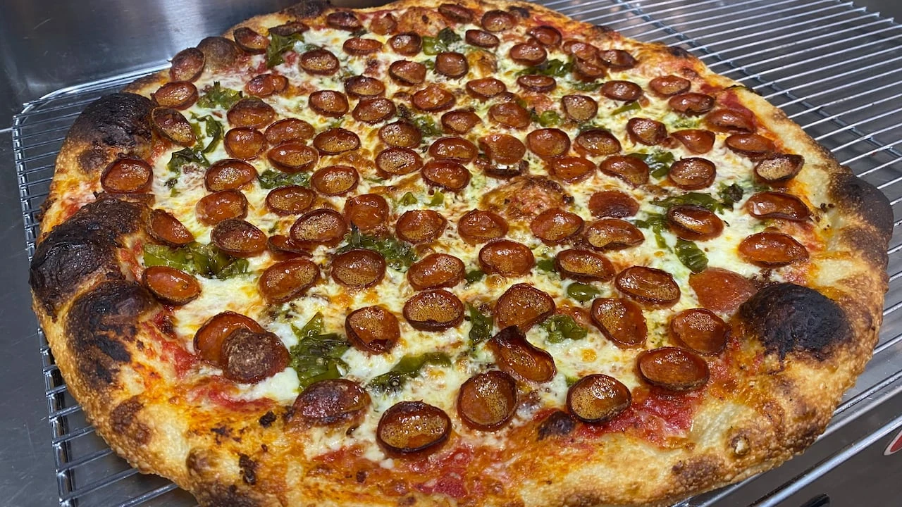 'Best pizza possible': No humble pie here. Take a bite of these elevated slices: Jasmine Mangalaseril