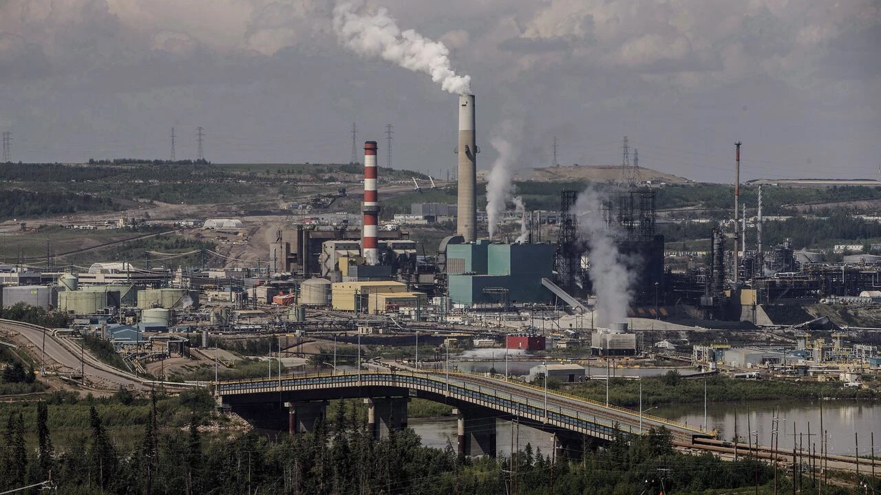 Fort McMurray, Cold Lake mayors celebrate new Pathways carbon capture agreement