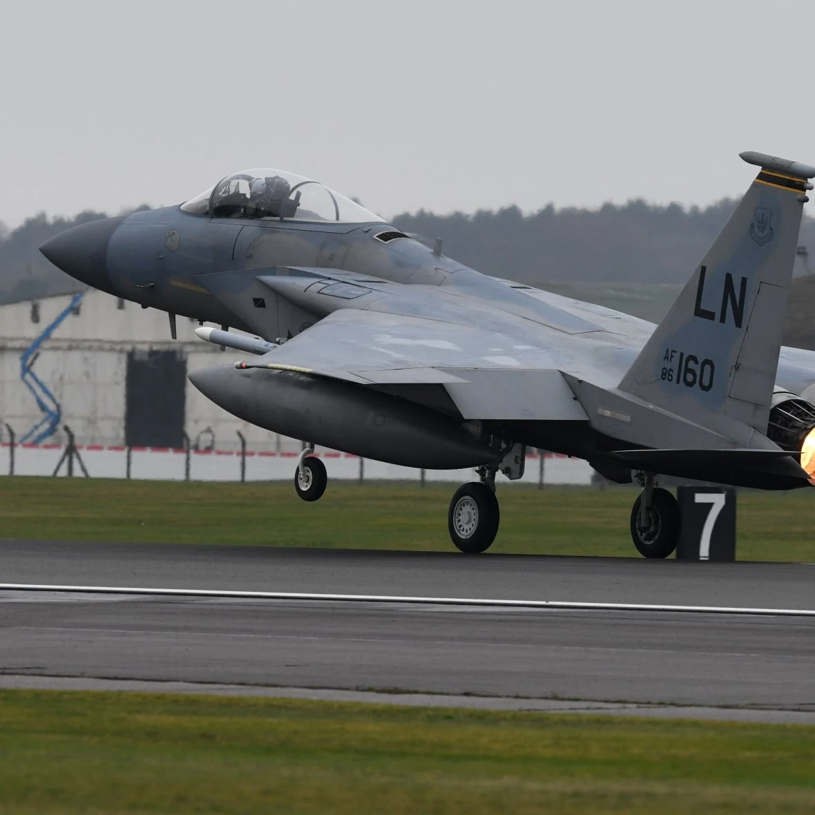 Why did U.S. — not Canadian — fighter jets respond to alleged hijacking of B.C. plane?