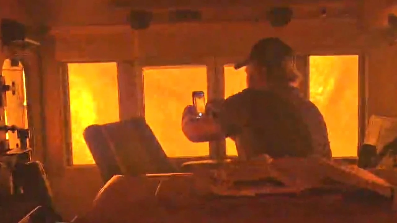 CN train crew surrounded by flames as wildfires sweep northern Ontario