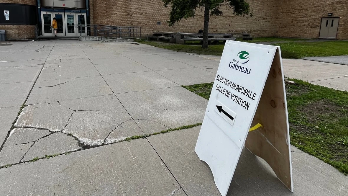 Gatineau residents return to the polls 17 months after electing new mayor