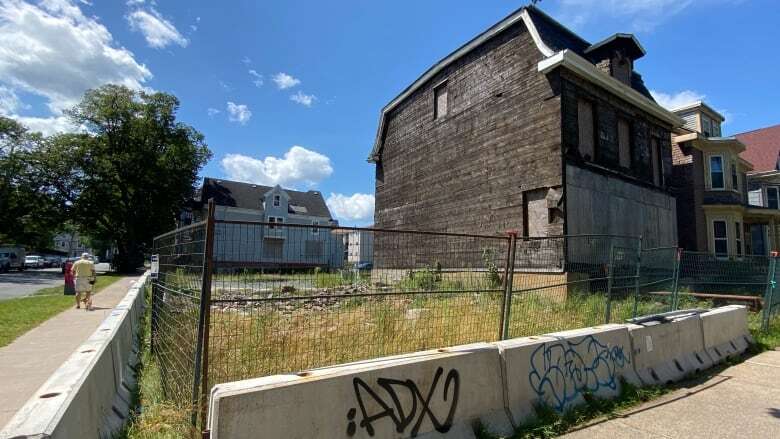 Destroyed Halifax heritage building will be replaced by nearby historic home