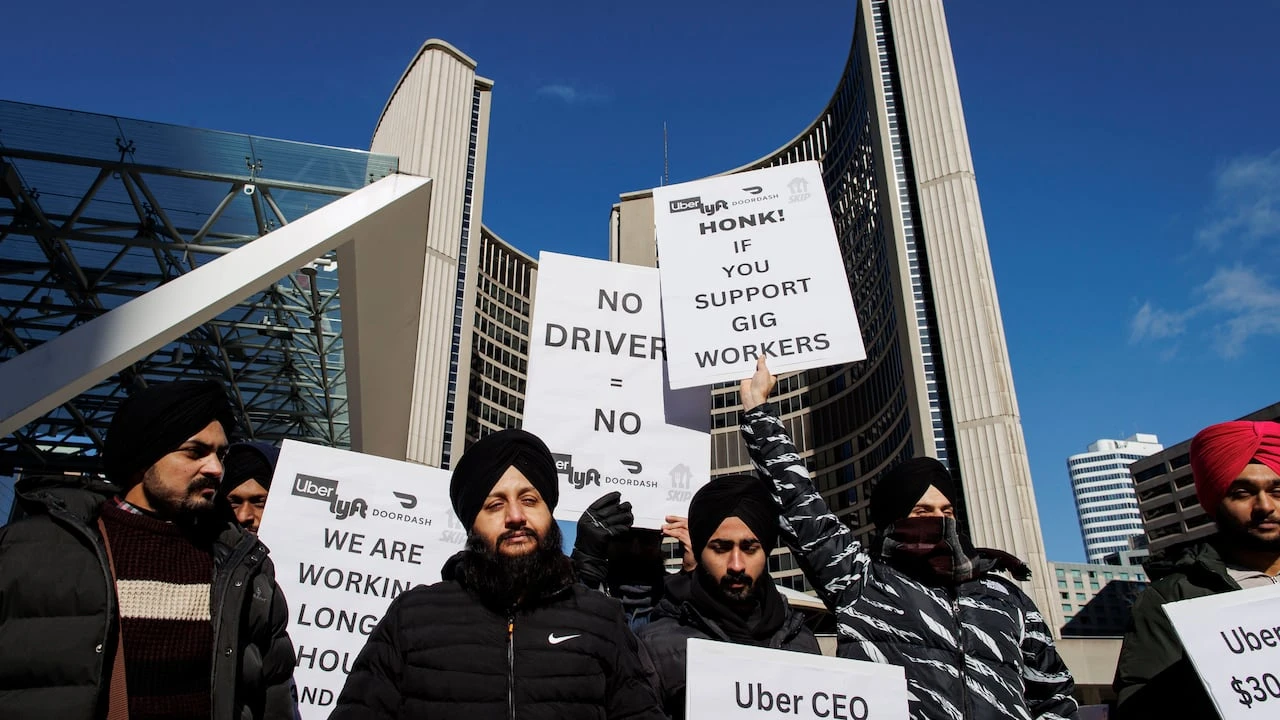 Uber drivers in Victoria got a union contract. What does it mean for rideshare workers across Canada?