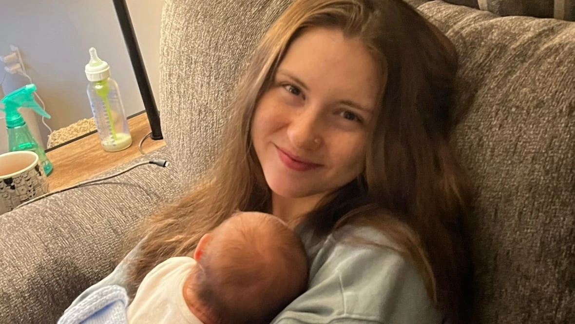 I worried about being a mom with a disability. Now, I've embraced it — all with one hand