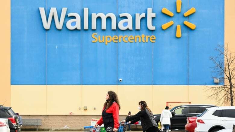 After pleas from Manitoba, Walmart decides to pull machetes from website, stores across Canada