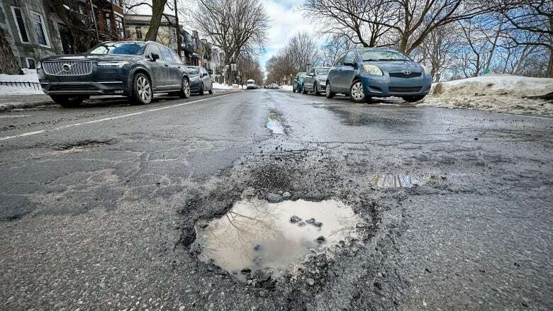 Montreal starts to repair potholes as snow clearing enters final stage