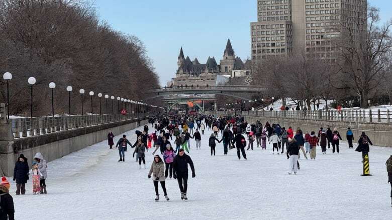 Rideau Canal Skateway welcomes its 1st visitors of the winter