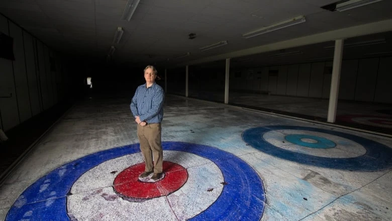 South Ottawa curling club vows to rebuild after 'heartbreaking' fire