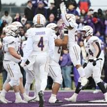 Laurier advances to Vanier Cup after blowing out Bishop's in Uteck Bowl