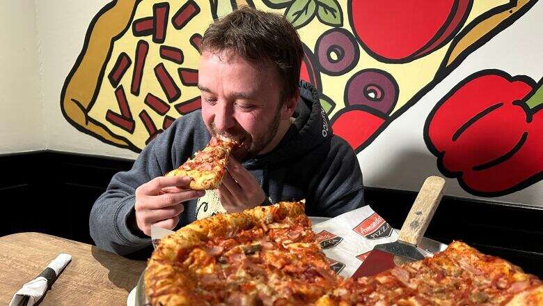 Meet the man on a quest to review every pizzeria in Windsor-Essex