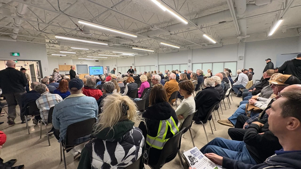 City's plan to divert truck traffic from Manotick moving too slowly, residents say