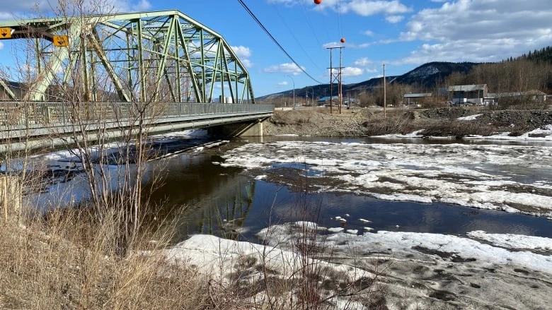 Flood risk in Yukon's Klondike region 'above average' this year