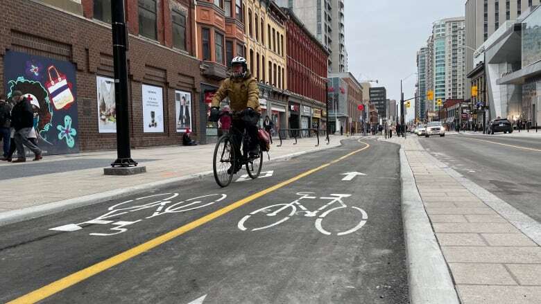 Councillor warns of 'culture war' over province's plan to limit bike lanes