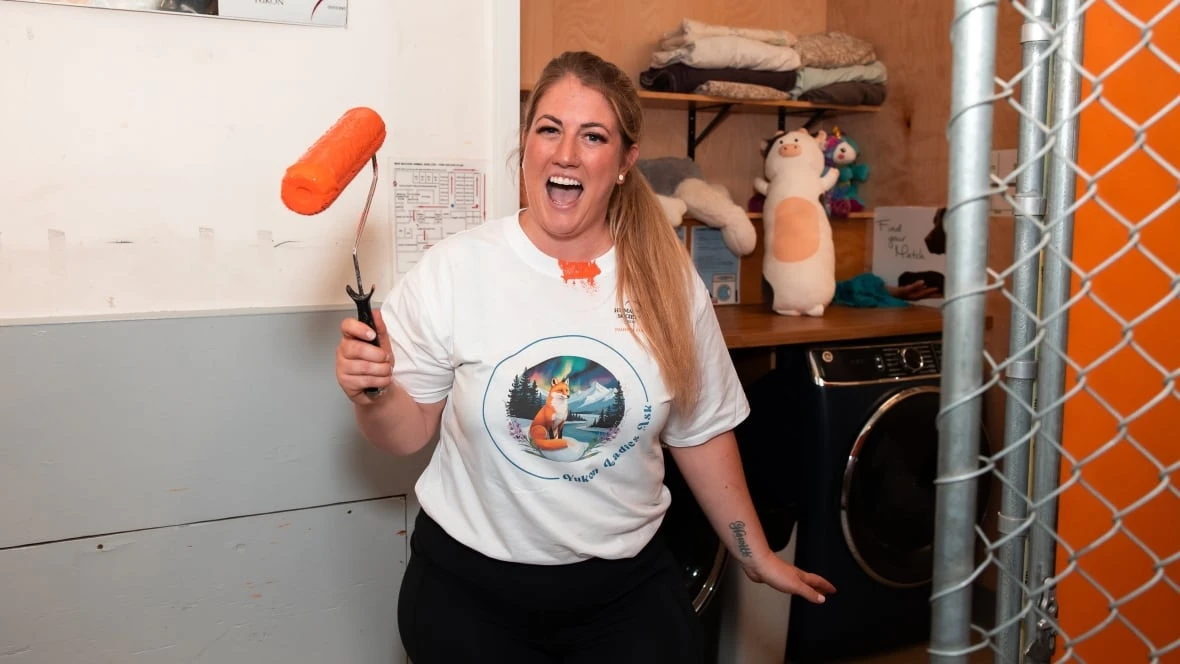 Volunteers 'paint it fur-ward' by adding colour to Whitehorse animal shelter