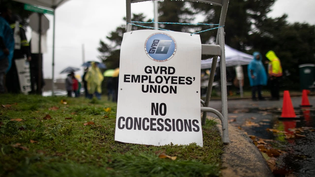 Metro Vancouver outside workers begin strike action with overtime ban, other restrictions