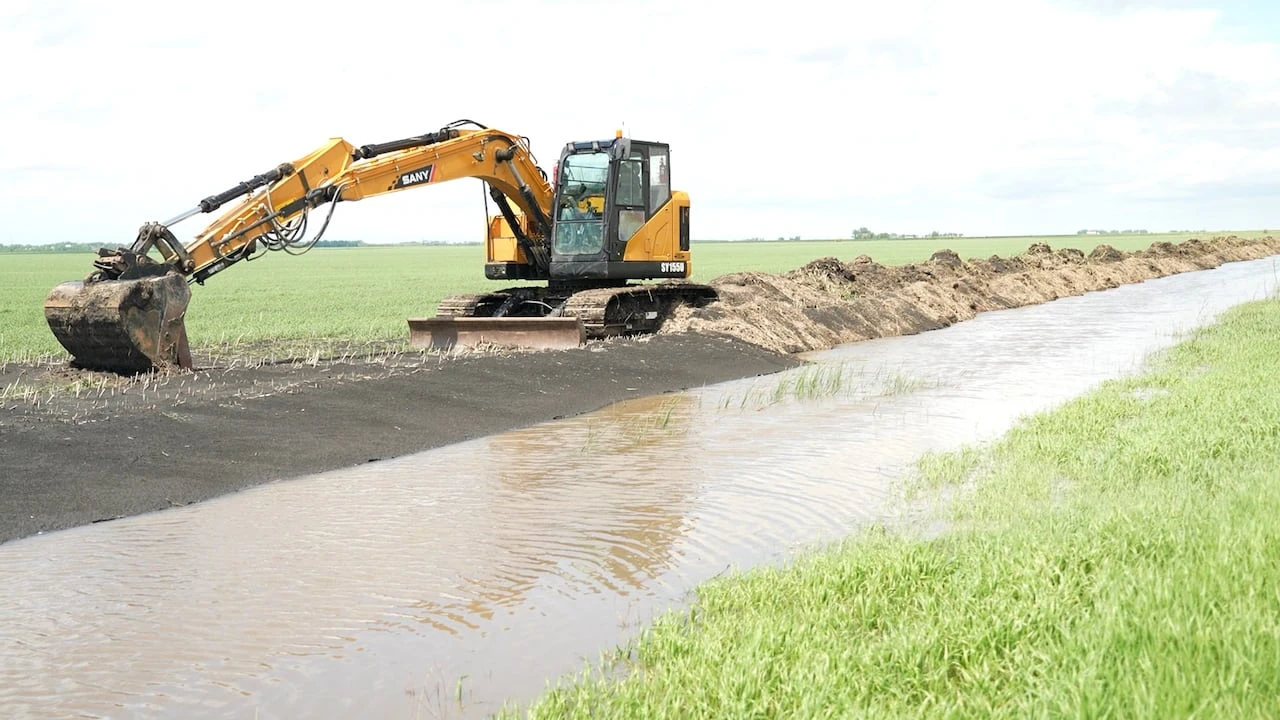 Rural municipalities, still digging out after May dust storm, seeking provincial funds