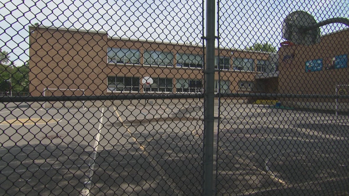 Extreme heat has schools in Ontario, Quebec straining to keep kids cool as year winds down