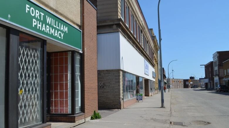 Licences of 2 Thunder Bay pharmacists suspended after misconduct