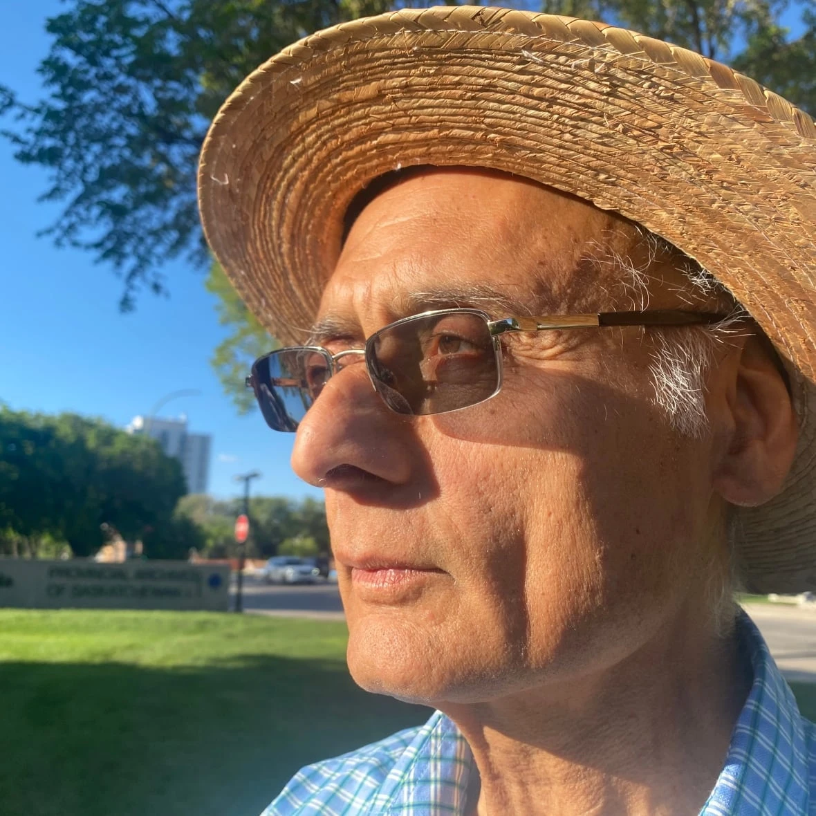 Life felt dark when I began losing my sight. A stranger opened my eyes to a brighter future