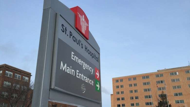 Patients, staff endure high temperatures as Saskatoon hospital's air conditioning goes offline