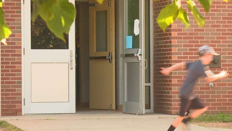 'Everyone's sweating': P.E.I. students trying to cope with hot classrooms