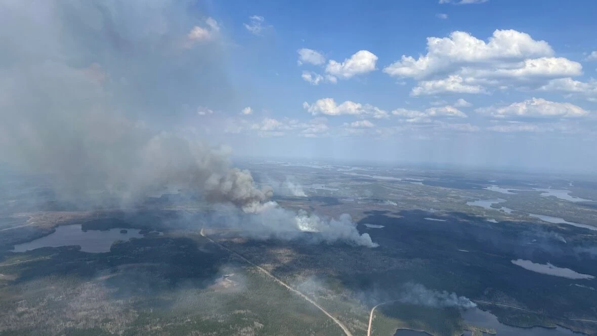 4 of 7 wildfires in northwestern Ontario still out of control: fire officials