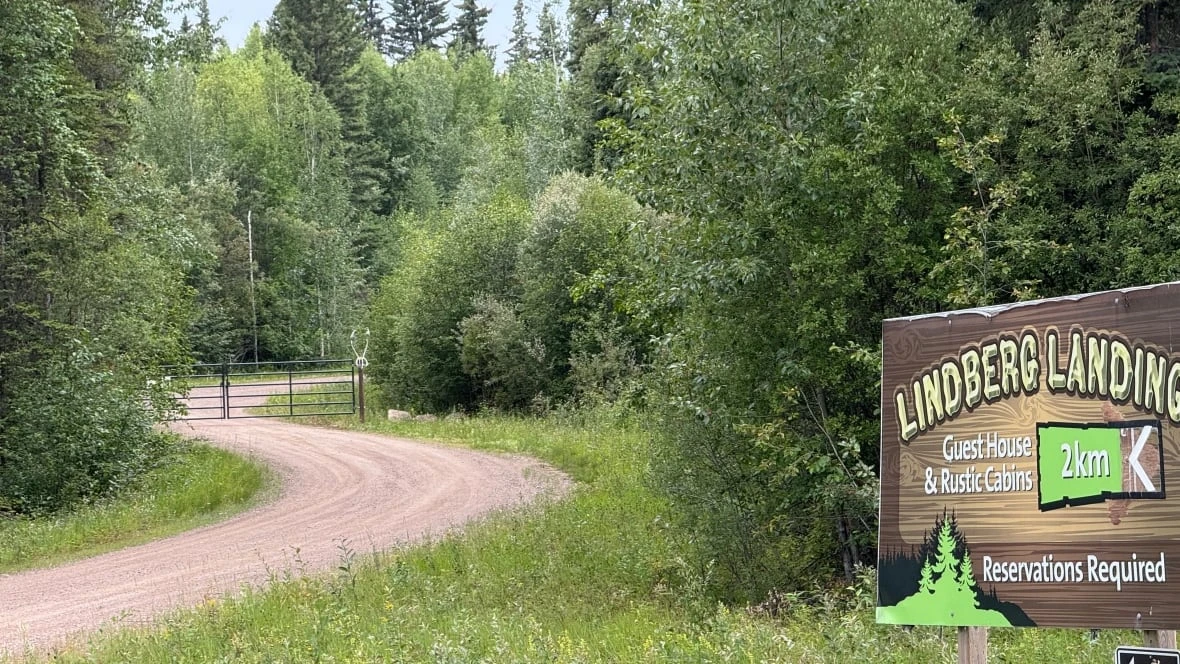 Lindberg Landing occupants 'got no right' to block road, says Nahɂą Dehé Dene chief