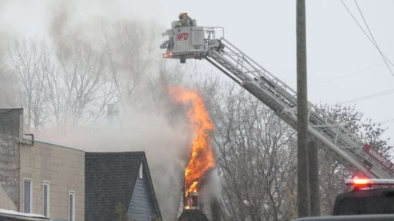 Billing owners of vacant Winnipeg buildings for fire responses may have backfired, report says