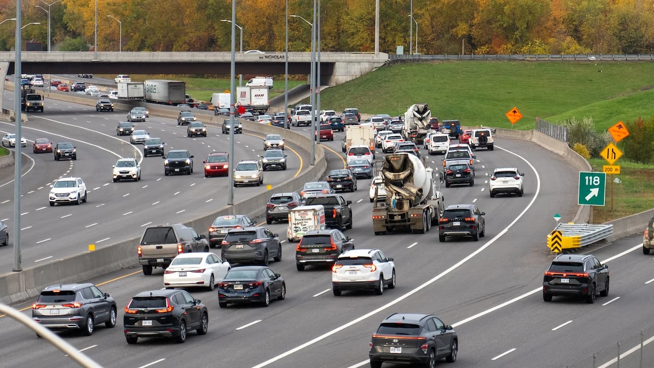 More Highway 417 work to squeeze drivers this weekend