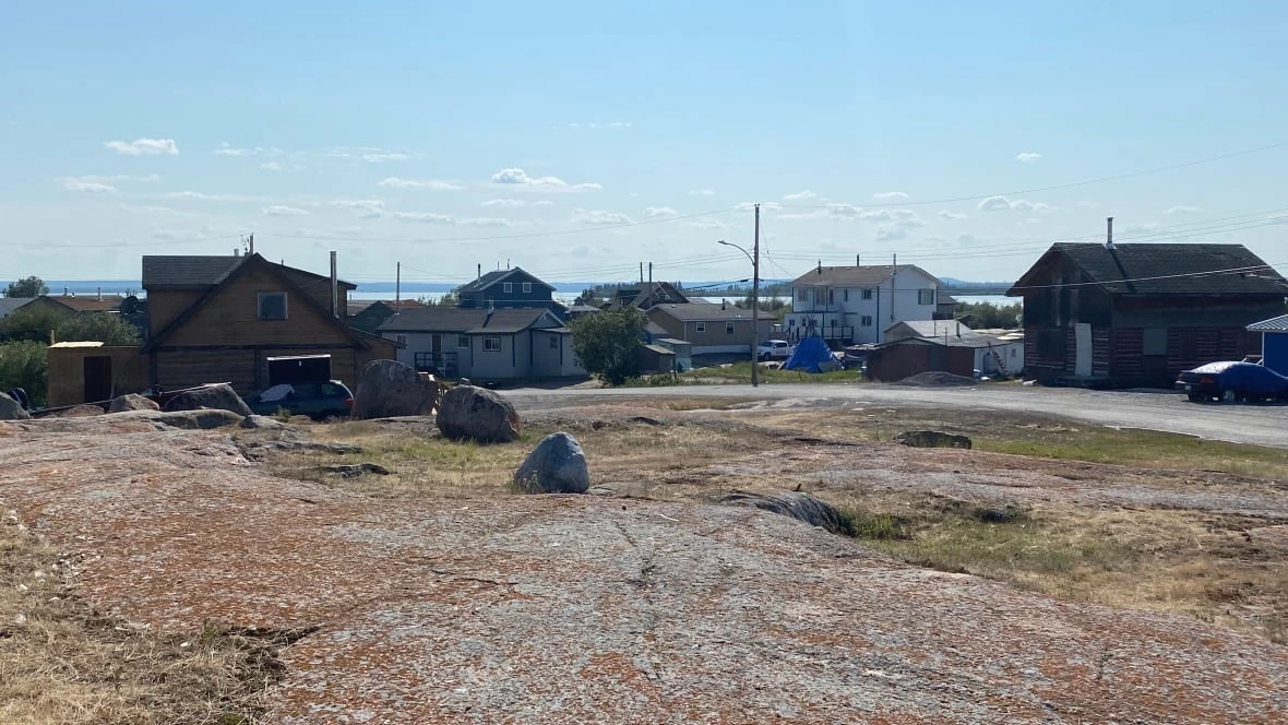 N.W.T. RCMP investigating man's death after assault in Behchokǫ