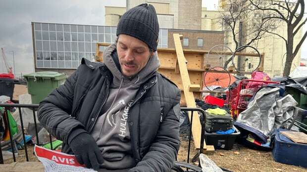 As cold weather arrives, Quebec hands out eviction notices at Notre-Dame Street encampment