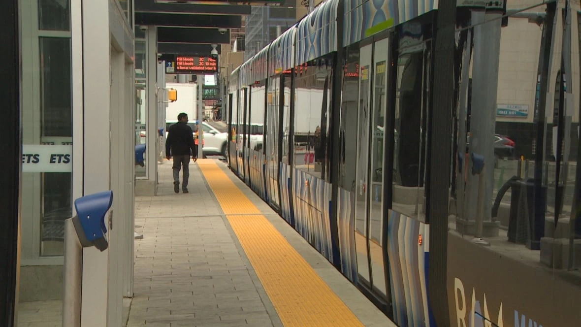 Edmonton a step closer to tap credit, debit payments to ride transit